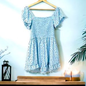 Sky Blue Floral Print Puff Sleeve Cinched Waist Smocked Romper Women’s Sz Lg
